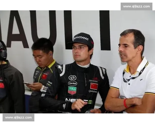 告别赛场的最后时刻:荣耀与回忆交织的人生篇章 告别赛场的最后时刻:荣耀与回忆交织的人生篇章